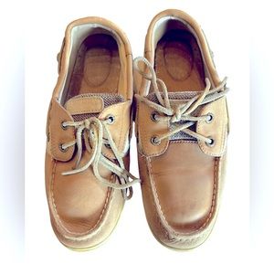 SPERRY women’s tan boat slip shoes size 8M